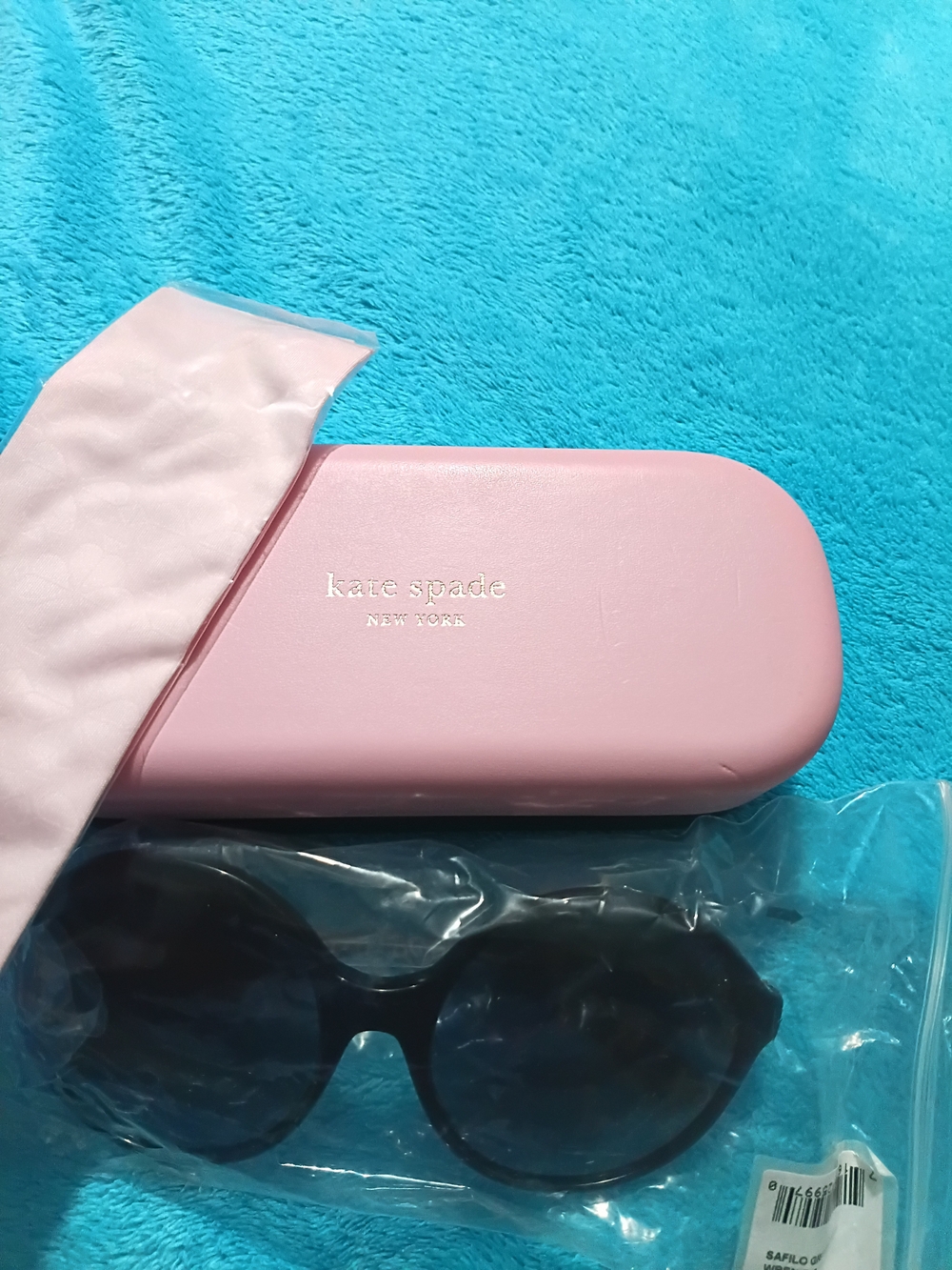 Kate Spade Sunglasses With pink hard sunglass case with matching pink cloth